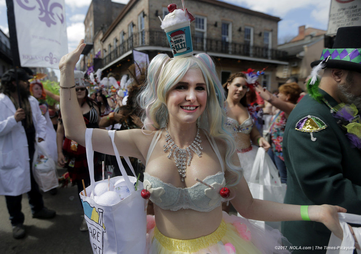 Walking krewes hit the French Quarter: See Mardi Gras photos